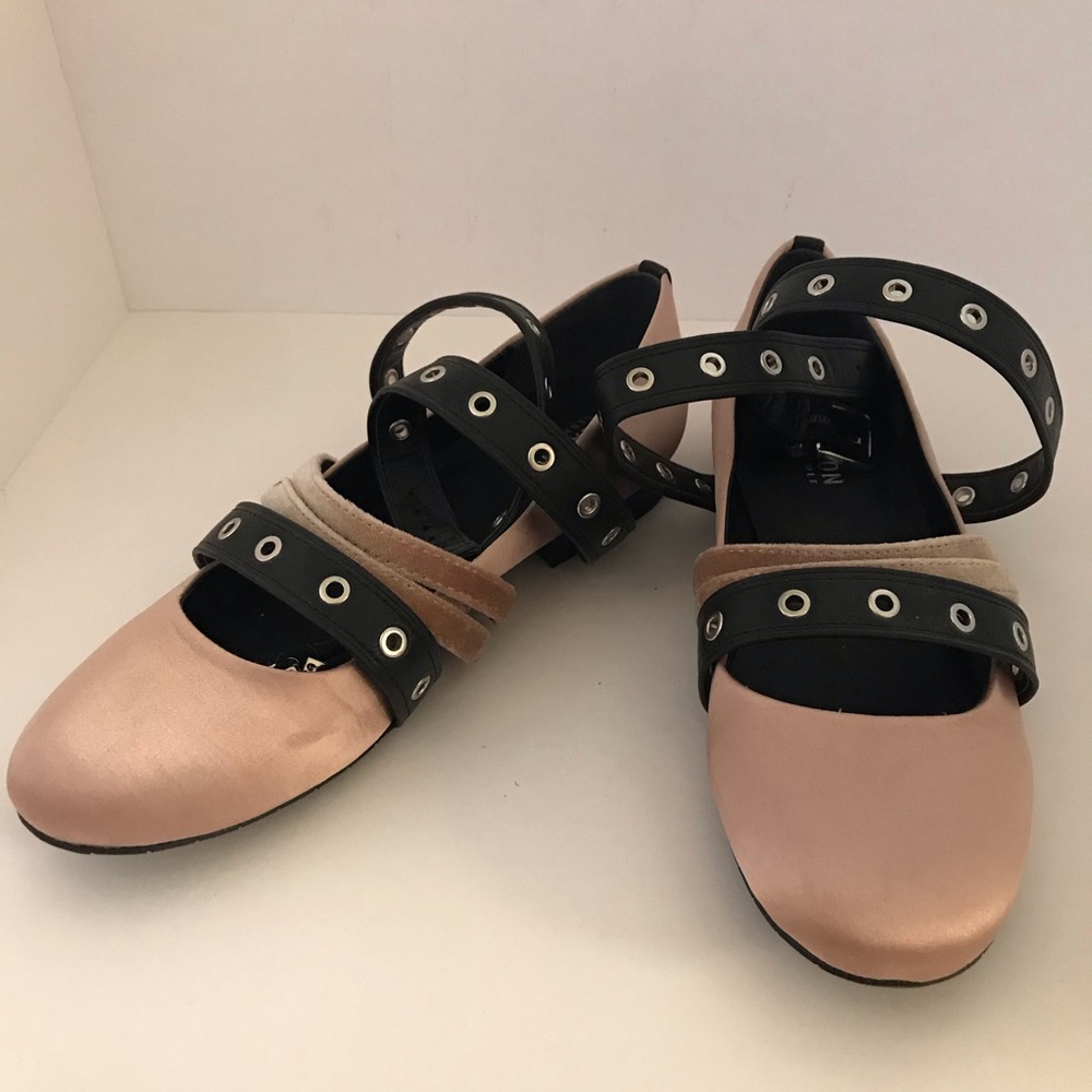 Kenneth Cole Women’s Wade Ballet Flat Pink